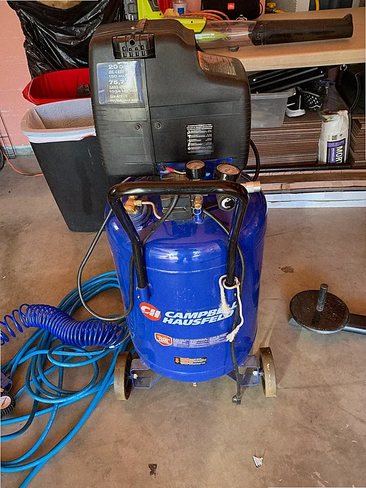 Campbell Hausfeld HU502000AV 20-Gallon ASME Air Compressor