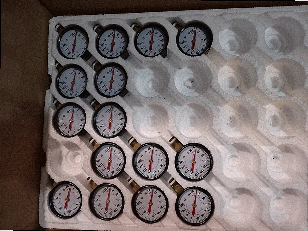 Lot Of 2 NEW Campbell Hausfeld AIR COMPRESSOR GAUGE 2" FACE 1/4" NPT 0-300 PSI